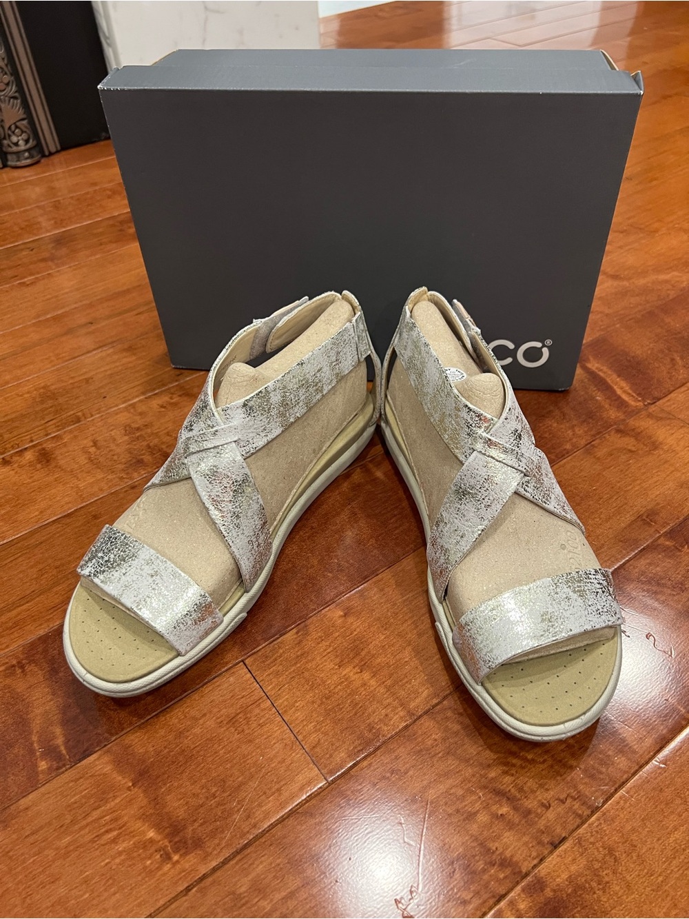 Ecco Metallic Champagne Cross-Strap Comfort Sandals
